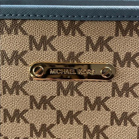 Michael Kors Studio Heritage Signature Emry Zip Top Tote NWOT - Picture 4 of 10